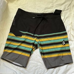 VOLCOM Lido Liney Black Mens Boardshorts Sz 31